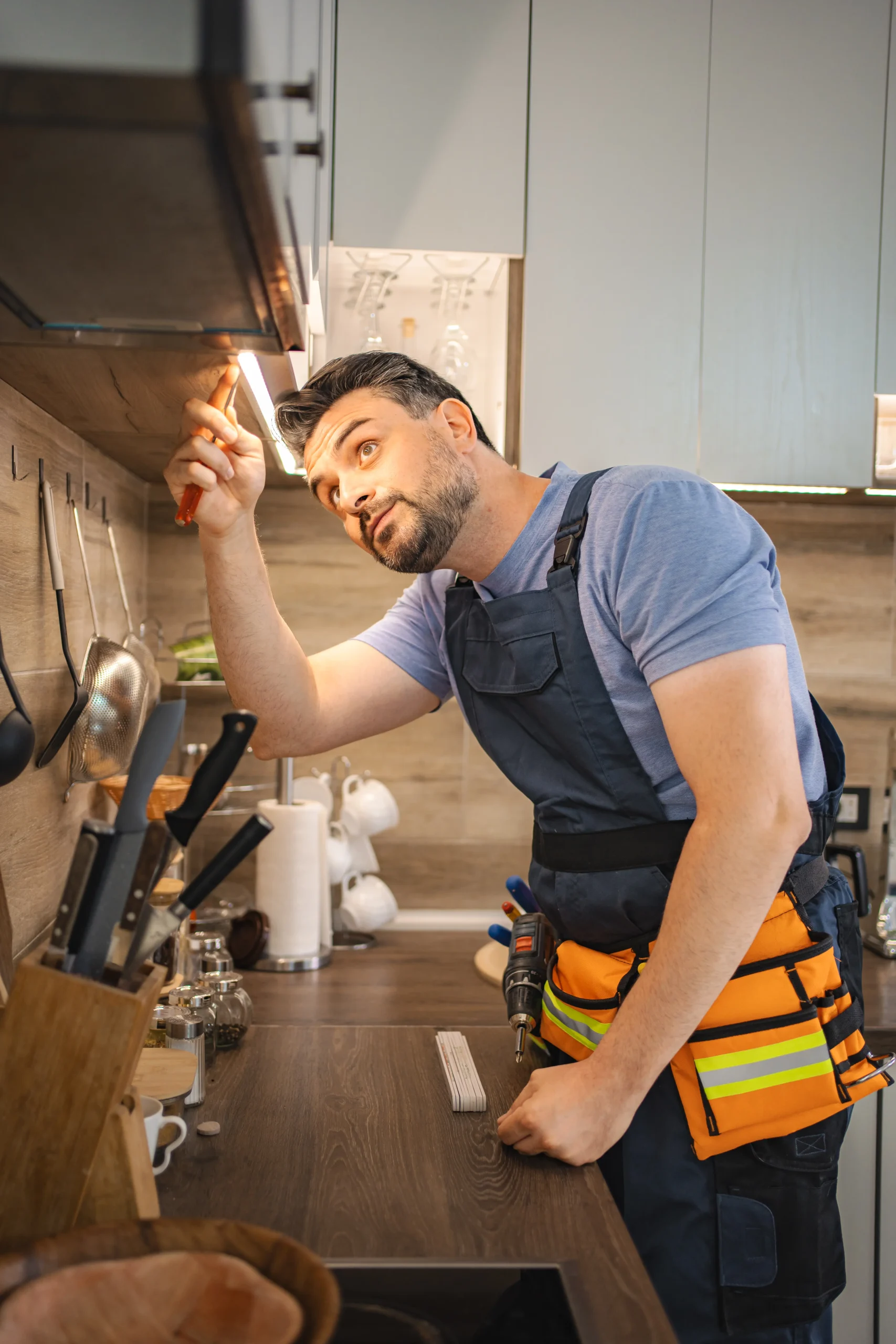 Tecnico elettricista Pronto Intervento 24 Ore al lavoro a Lucca